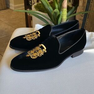 TO BOOT NEW YORK Buckingham Velvet Loafers Size 9.5 (RUN ONE SIZE LARGER)